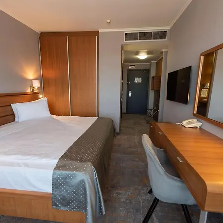 Wyndham Hotel 5*